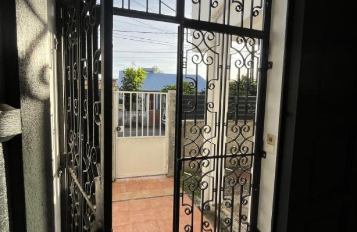 Vente Maison 100.28m&sup2; 4 pièces Les Abymes