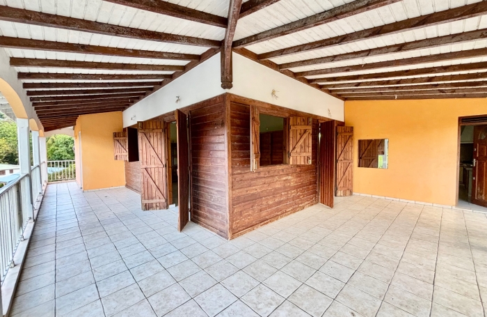 Maison compos&eacute;e de deux logements  - Le gosier