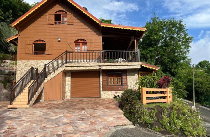 Vieux-Fort   Grande maison familiale, superbe vue, piscine et studios
