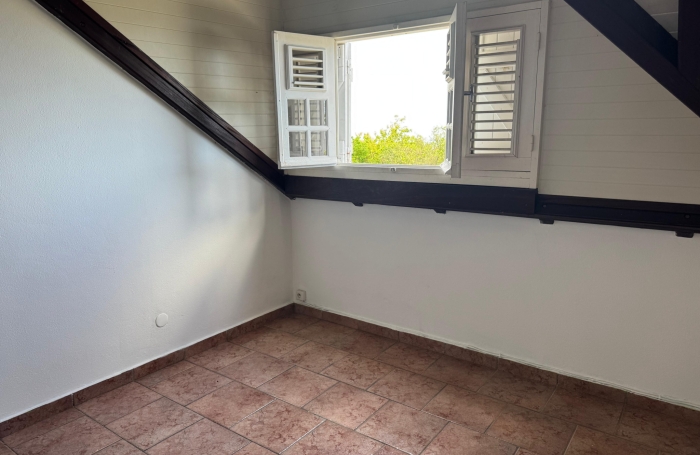 Saint-Claude, Villa T5 Piscine, Studio et Bungalow