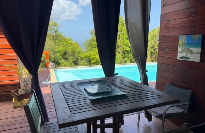 Saint-Claude, Villa T5 Piscine, Studio et Bungalow
