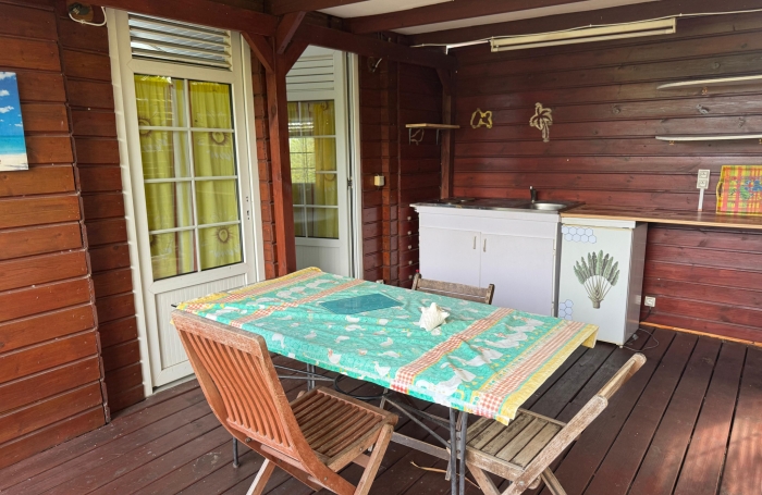 Saint-Claude, Villa T5 Piscine, Studio et Bungalow