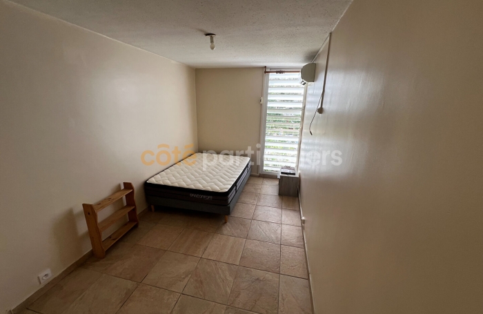 Vente Appartement 69.5m&sup2; 5 pi&egrave;ces Les Abymes