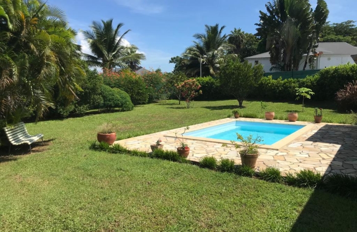 VILLA F 4 AVEC PISICNE JARDIN ET ENTRETIEN PISCINE INCLUS