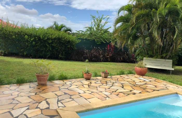 VILLA F 4 AVEC PISICNE JARDIN ET ENTRETIEN PISCINE INCLUS