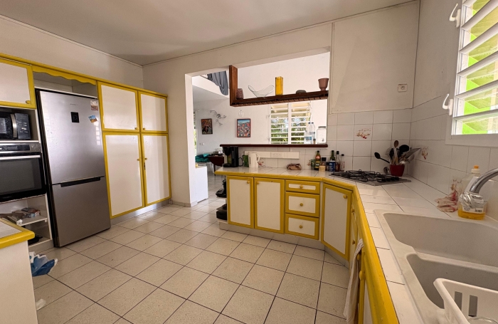 SPACIEUX HAUT DE VILLA MEUBLE F6  DANS PROPRI&Eacute;T&Eacute; PRIVEE