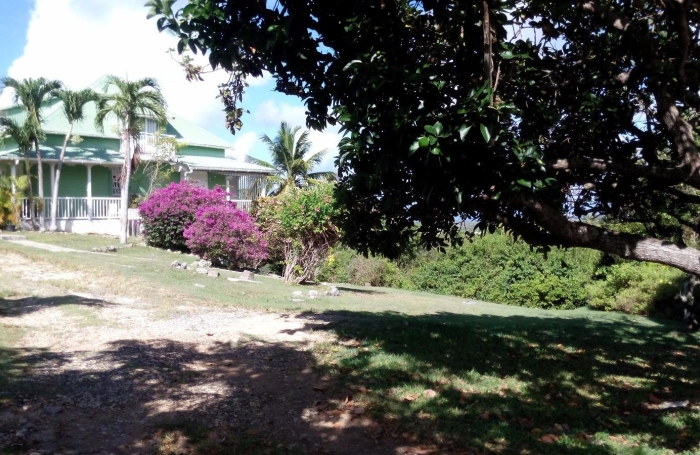 SPACIEUX HAUT DE VILLA MEUBLE F6  DANS PROPRI&Eacute;T&Eacute; PRIVEE