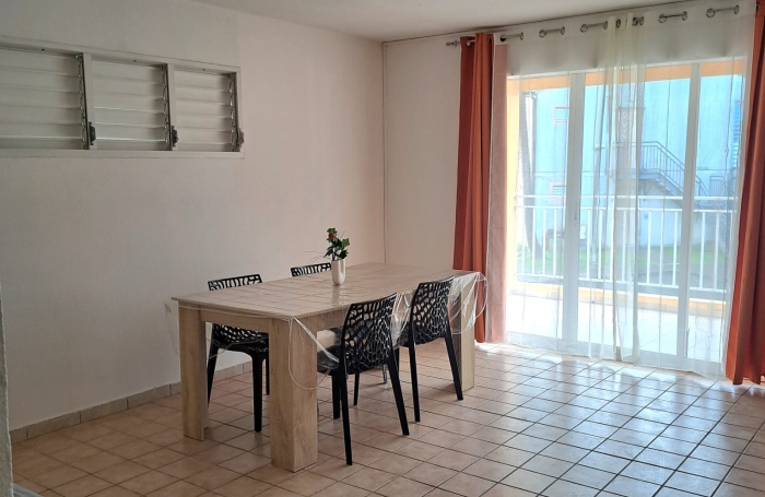 APPARTEMENT T3 MEUBLE ET RENOVE
