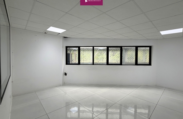 Location Local commercial 97139