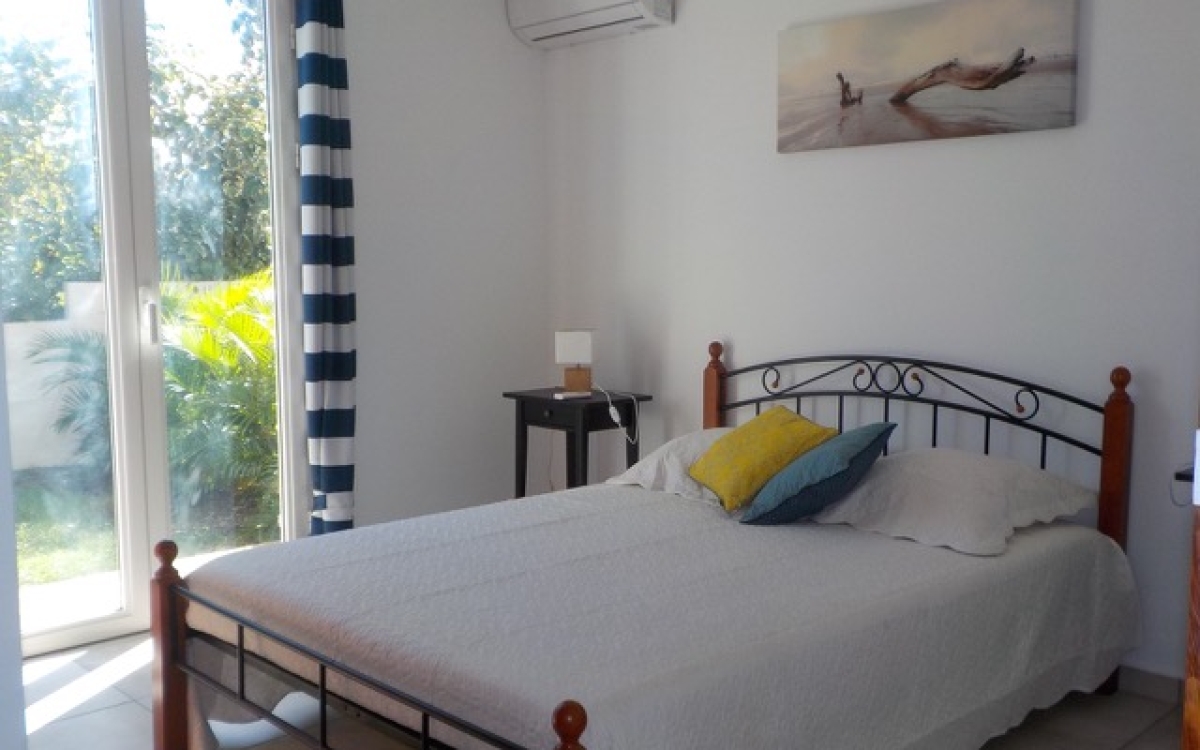 VILLA MEUBLEE GOLF /PISCINE JARDIN