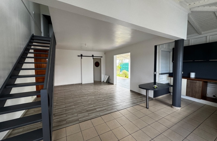 Spacieuse maison mitoyenne  3 chambres