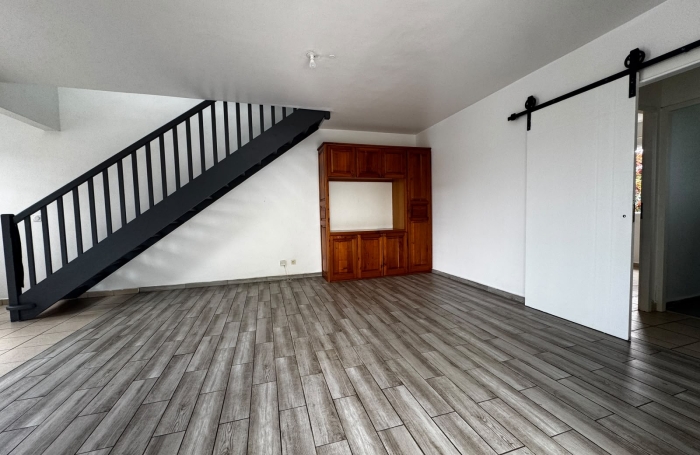 Spacieuse maison mitoyenne  3 chambres