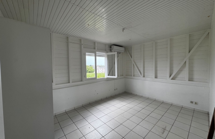 Spacieuse maison mitoyenne  3 chambres