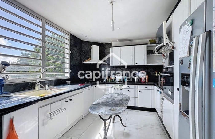 Vente Maison 380m&sup2; 11 pièces Les Abymes