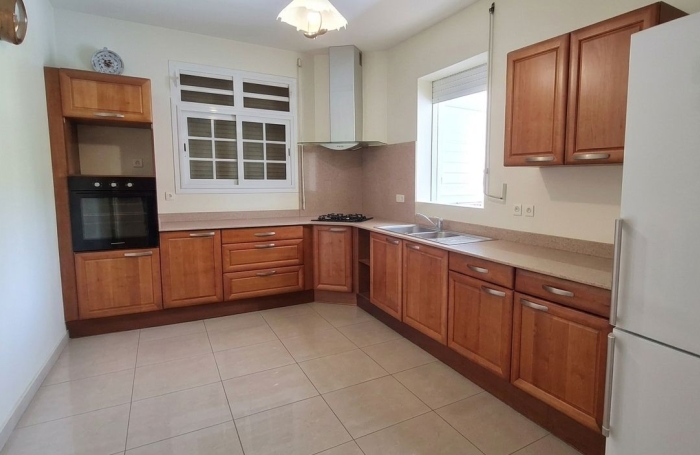 Location Maison 180.5m&sup2; 4 pièces Lamentin