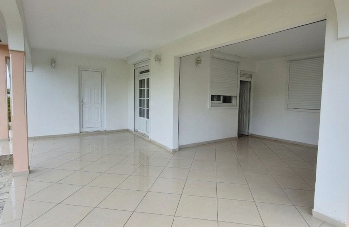 Location Maison 180.5m&sup2; 4 pièces Lamentin