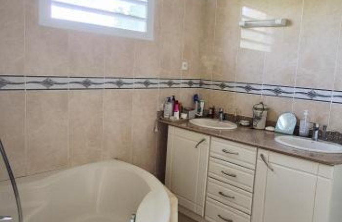 Location Maison 180.5m&sup2; 4 pièces Lamentin