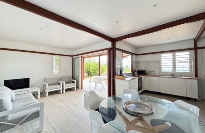 Villa  meubl&eacute;e de 4 Pi&egrave;ces- Sainte-Rose  - LONGFORT IMMOBILIER
