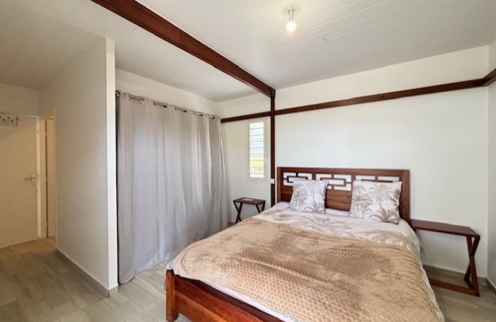 Villa  meubl&eacute;e de 4 Pi&egrave;ces- Sainte-Rose  - LONGFORT IMMOBILIER