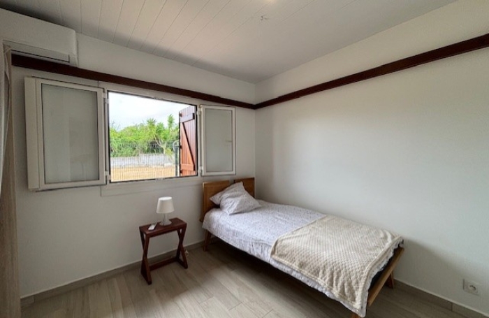Villa  meubl&eacute;e de 4 Pi&egrave;ces- Sainte-Rose  - LONGFORT IMMOBILIER