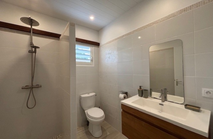 Villa  meubl&eacute;e de 4 Pi&egrave;ces- Sainte-Rose  - LONGFORT IMMOBILIER