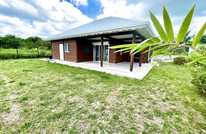 Villa  meubl&eacute;e de 4 Pi&egrave;ces- Sainte-Rose  - LONGFORT IMMOBILIER