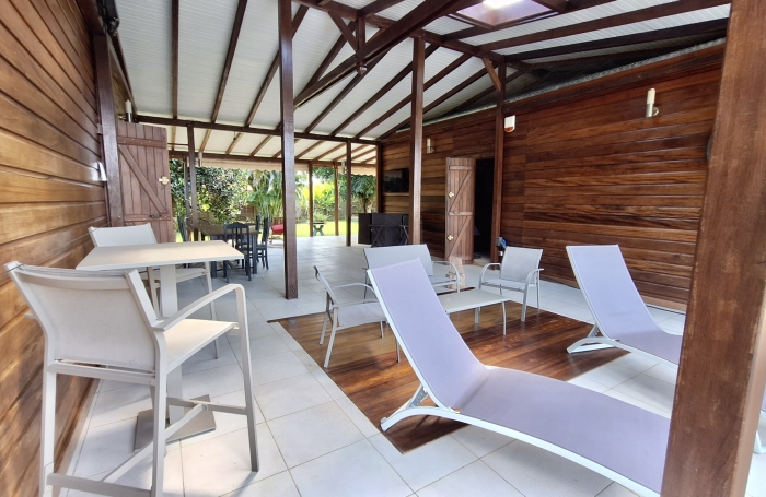 LOCATION MAISON MEUBL&Eacute;E AVEC PISCINE PETIT BOURG