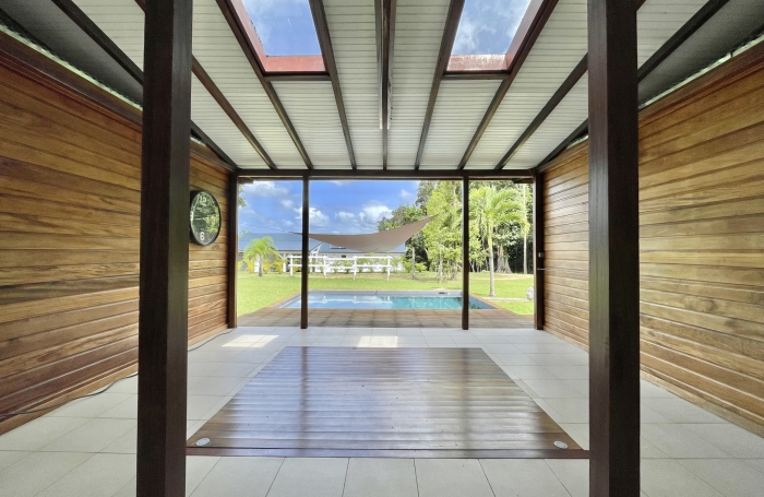 LOCATION MAISON MEUBL&Eacute;E AVEC PISCINE PETIT BOURG