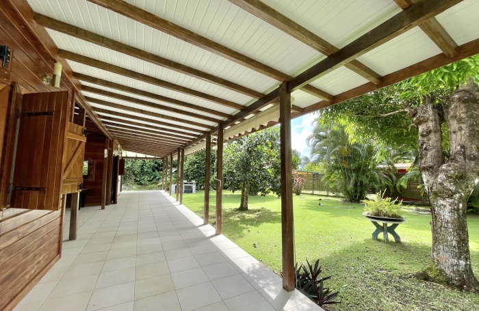 LOCATION MAISON MEUBL&Eacute;E AVEC PISCINE PETIT BOURG