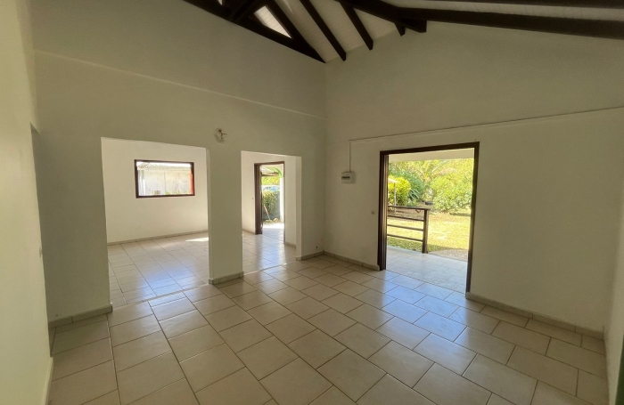 A louer - Maison individuelle F3   Beausoleil, Les Abymes