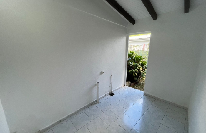 A louer - Maison individuelle F3   Beausoleil, Les Abymes