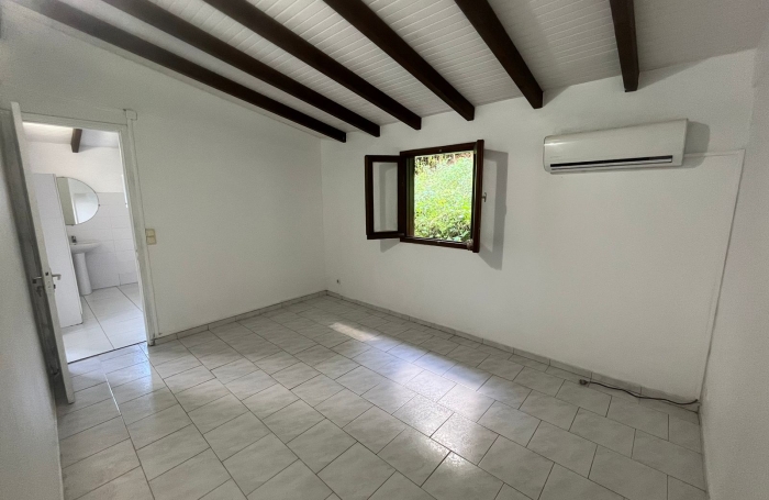 A louer - Maison individuelle F3   Beausoleil, Les Abymes