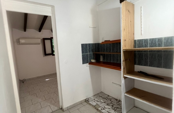 A louer - Maison individuelle F3   Beausoleil, Les Abymes