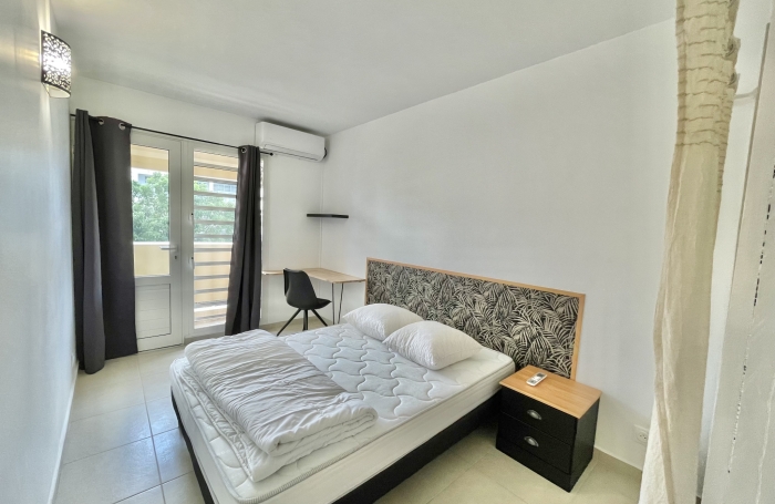 VENTE EXCLUSIVE - T4 R&Eacute;NOV&Eacute; 3EME ETAGE ASCENSEUR IMMEUBLE SECURIS&Eacute;