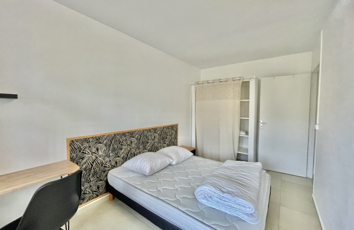 VENTE EXCLUSIVE - T4 R&Eacute;NOV&Eacute; 3EME ETAGE ASCENSEUR IMMEUBLE SECURIS&Eacute;