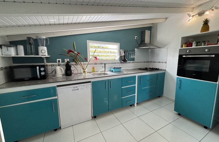 &Agrave; louer   F3 haut de villa meubl&eacute;   1 100 &euro; charges comprises