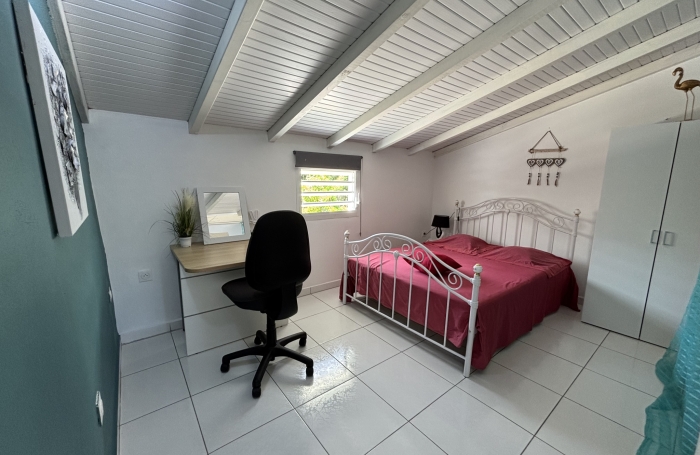 &Agrave; louer   F3 haut de villa meubl&eacute;   1 100 &euro; charges comprises