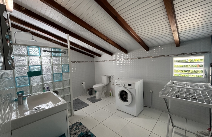 &Agrave; louer   F3 haut de villa meubl&eacute;   1 100 &euro; charges comprises