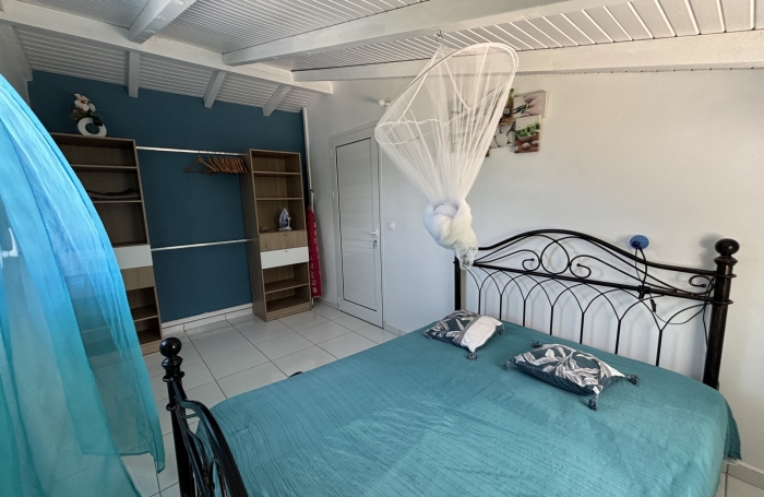 &Agrave; louer   F3 haut de villa meubl&eacute;   1 100 &euro; charges comprises