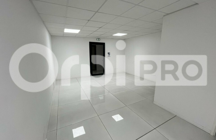 Louez un Bureauxl aux Abymes avec ORPI BOUTAREL