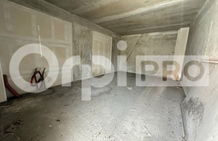 Local Commercial - Professionnel &Agrave; Vendre