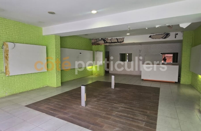 Vente Local commercial 92m&sup2; 2 pi&egrave;ces Pointe-&agrave;-Pitre