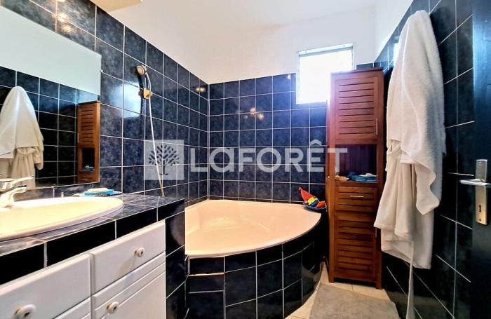 Vente Maison 197.15m&sup2; 6 pi&egrave;ces Saint Claude