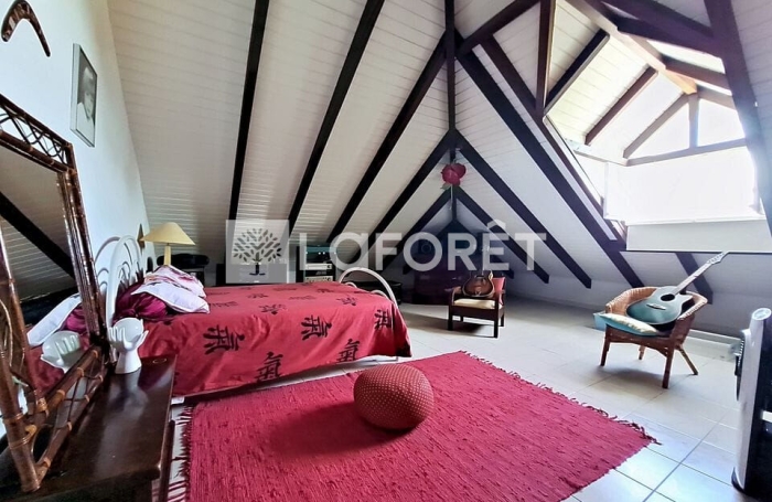 Vente Maison 197.15m&sup2; 6 pi&egrave;ces Saint Claude