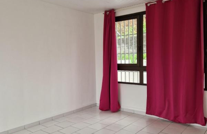 Location Appartement 97100