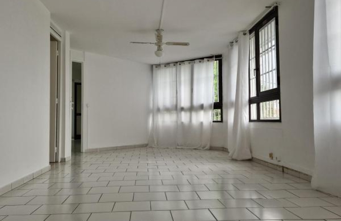 Location Appartement 103.5m&sup2; 3 pièces Basse-Terre