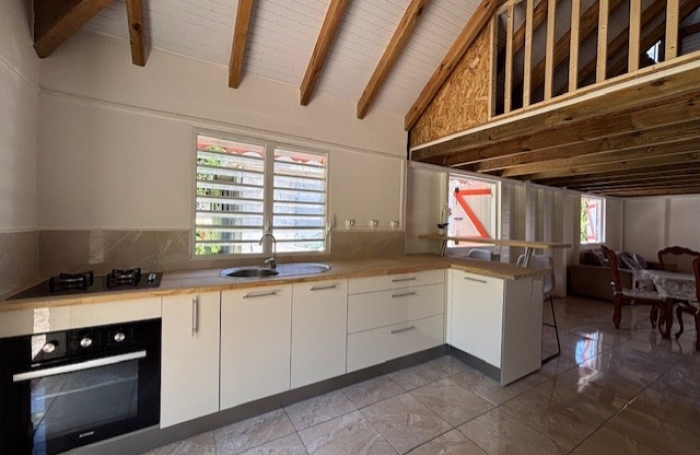 Coup de coeur &agrave; Sainte-Rose ! 103 m2 r&eacute;nov&eacute;