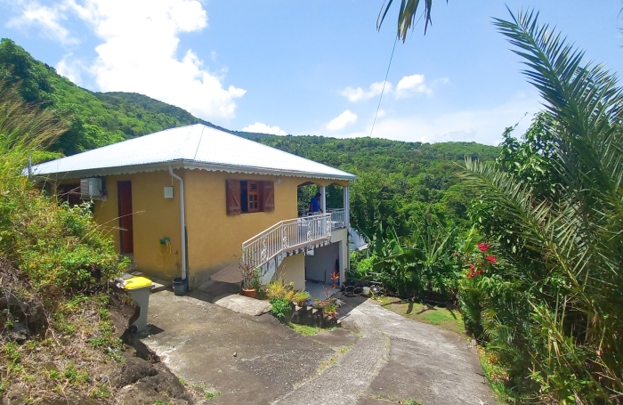 Villa T4 Moderne : Vue Mer et S&eacute;r&eacute;nit&eacute; &agrave; Pointe-Noire &agrave; 267 500 EUR