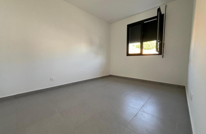 Vente Maison 74.48m&sup2; 3 pièces Basse-Terre