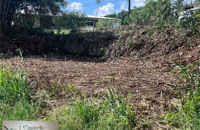 SAINTE-ANNE  Le Helleux Terrain 700 m2 constructible et viabilis&eacute;